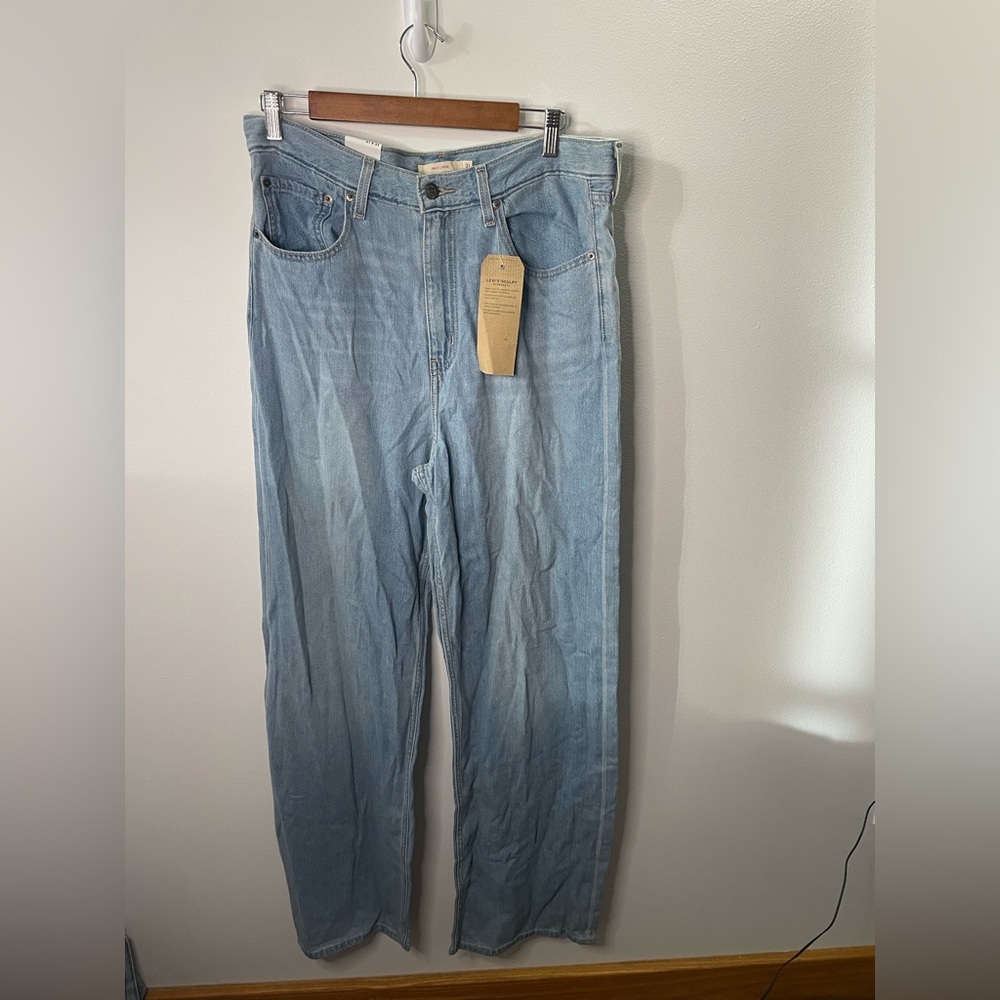 Levi’s Premium Big E High Loose Sculpt Hypersoft Jean Light Wash Skater Y2K